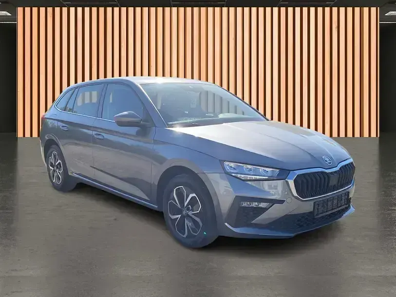 Gebraucht Skoda Scala Selection 116 PS (85 kW) 2025 Grau grau (metallic) Kleinwagen