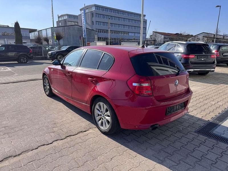Gebraucht BMW 118 143 PS (105 kW) 2008 Karmesinrot Kleinwagen