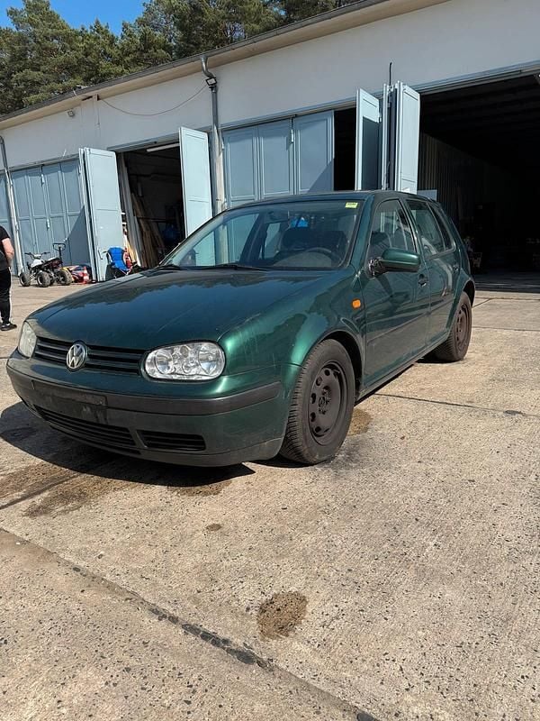 Gebraucht VW Golf IV 74 PS (54 kW) 1998 Grün Kleinwagen