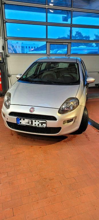 Grau Gebraucht 2012 Fiat Punto Evo Kleinwagen | 3.600 € (Fairer Preis) - Bild 1/4