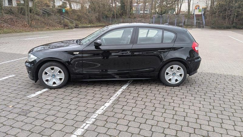 Gebraucht BMW 118 129 PS (94 kW) 2006 Schwarz Kleinwagen