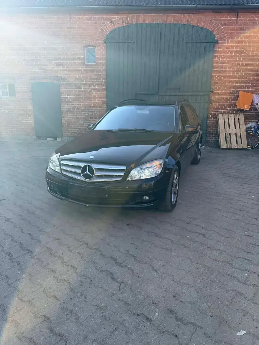 Second-hand Mercedes C220 170 CP (125 kW) 2010 Negru Break