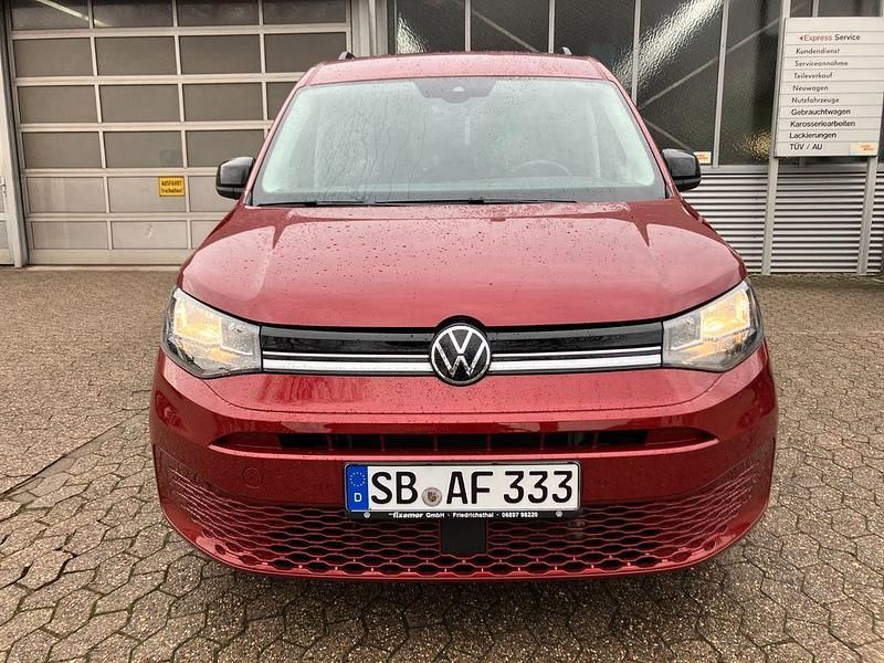 Gebraucht VW Caddy Life 102 PS (75 kW) 2024 Rot Van / Kleinbus