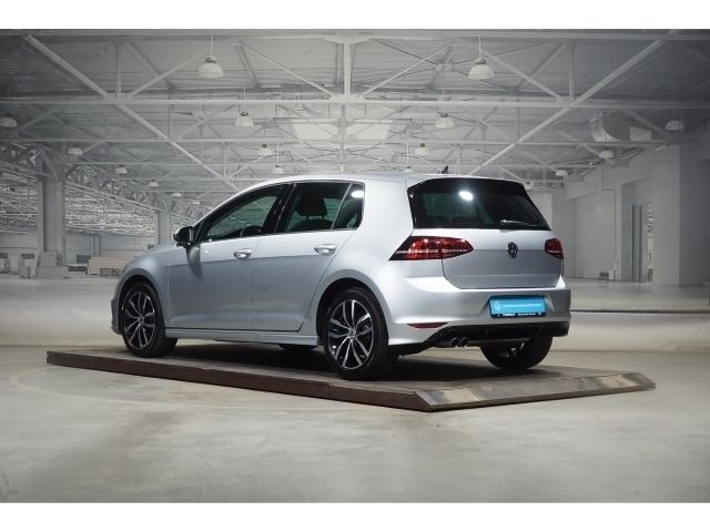 Gebraucht VW Golf VII Highline 125 PS (91 kW) 2016 Silber Limousine
