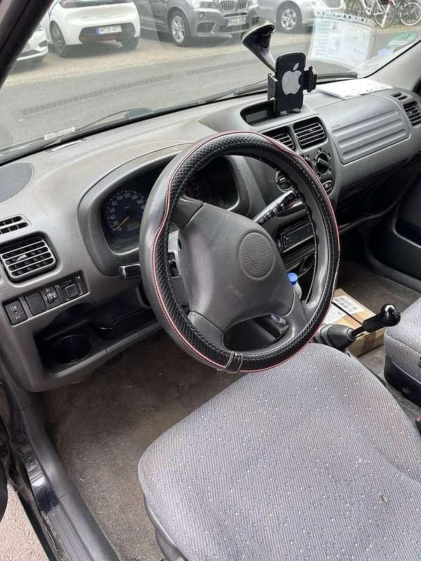 Gebraucht Suzuki Ignis 83 PS (61 kW) 2002 Schwarz Kleinwagen