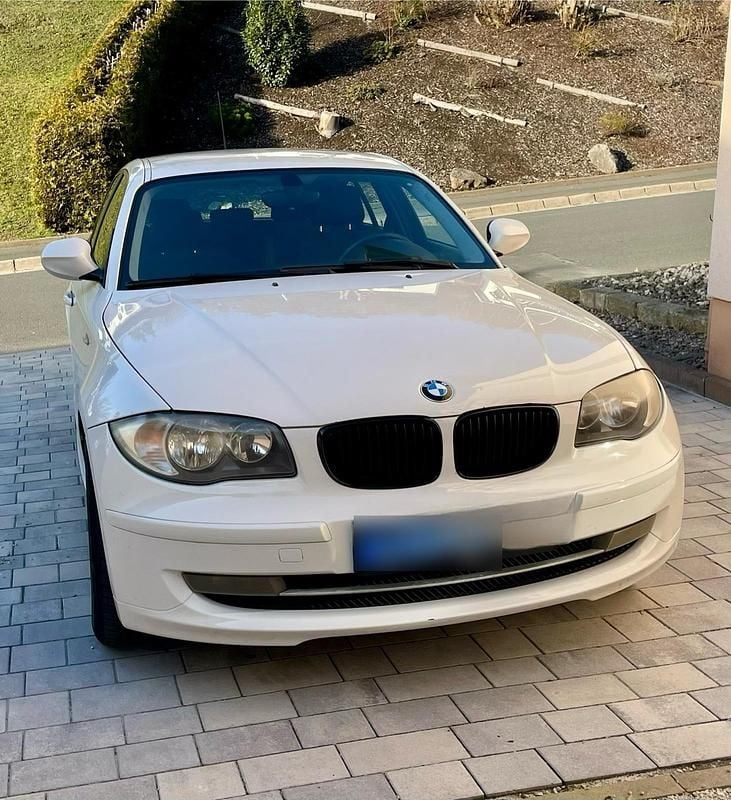 Gebraucht BMW 116 122 PS (89 kW) 2010 Weiß Kleinwagen