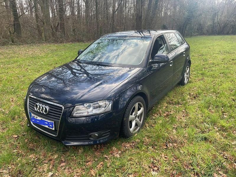 Gebraucht Audi A3 Ambiente 125 PS (91 kW) 2009 Blau Kleinwagen