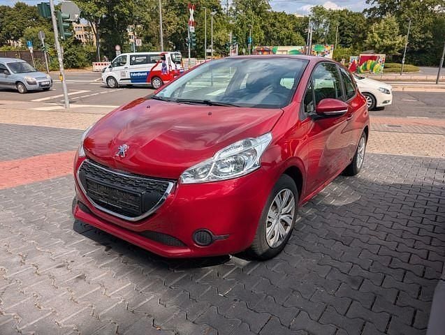 Rot Gebraucht 2015 Peugeot 208 Active Kleinwagen | 2.490 € (Superpreis) - Bild 1/4
