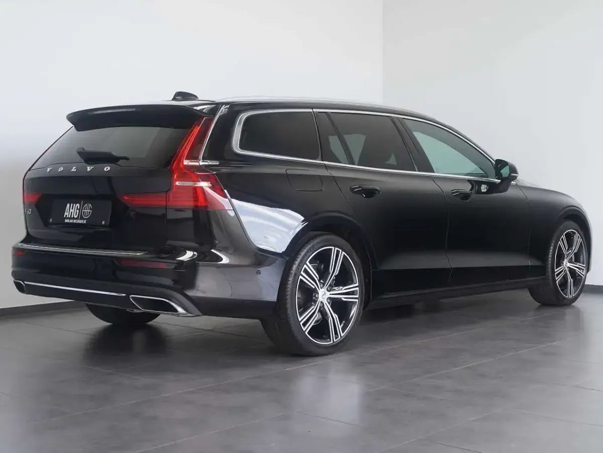 Occasion Volvo V60 Plus 197 ch (144 kW) 2022 Noir Break