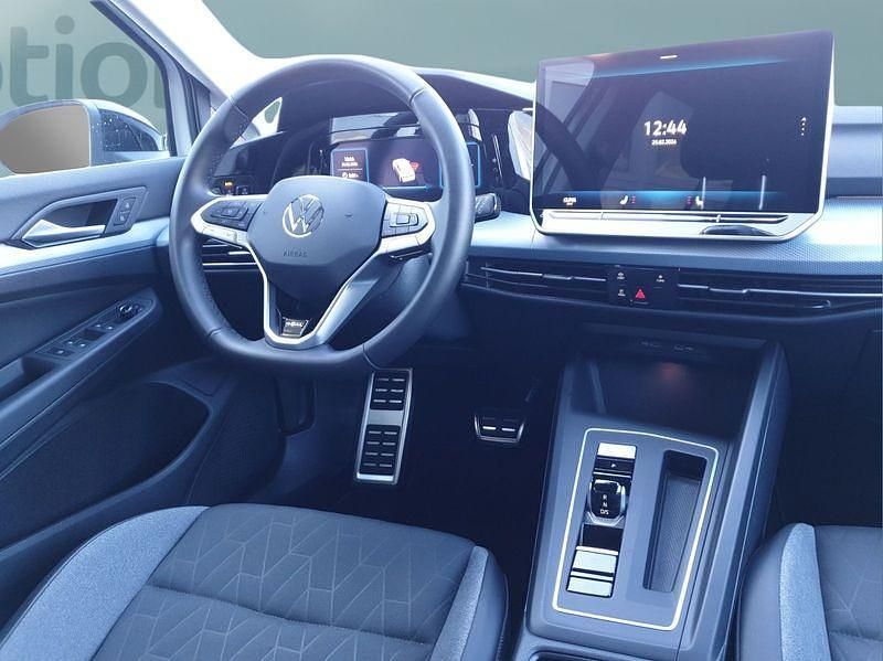 Gebraucht VW Golf VIII 150 PS (110 kW) 2025 Weiß Kleinwagen