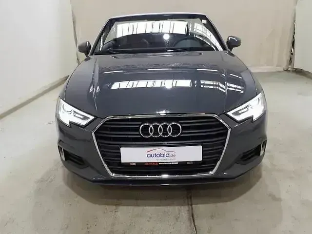Gebraucht Audi A3 Cabriolet S-Line 150 PS (110 kW) 2019 Silber / grau Cabrio