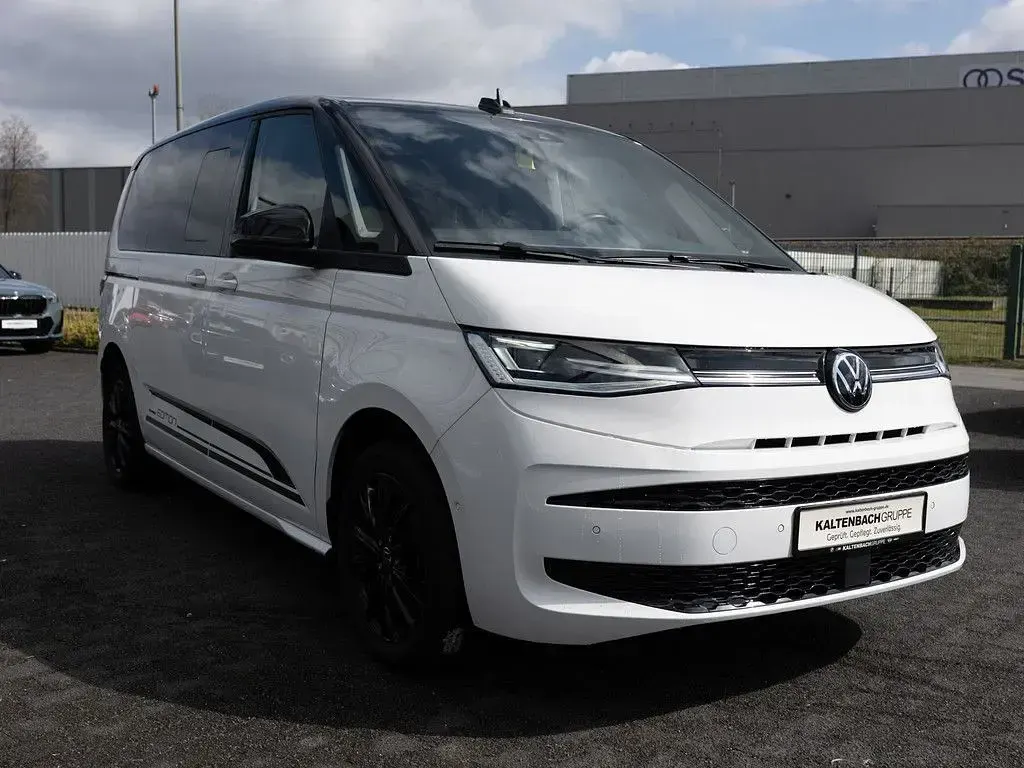 Gebraucht VW Multivan Edition 150 PS (110 kW) 2024 Weiß Van / Kleinbus