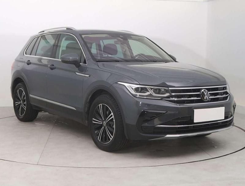 Gebraucht VW Tiguan Elegance 150 PS (110 kW) 2024 Delfingrau (metallic) SUV