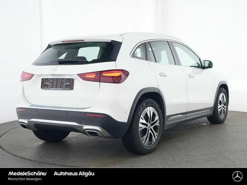 Gebraucht Mercedes GLA220 Progressive 190 PS (139 kW) 2024 Unilack polarweiß SUV