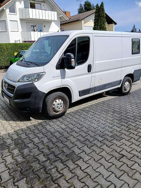 Weiß Gebraucht 2018 Fiat Ducato Van | 16.300 € (Teuer) - Bild 1/4