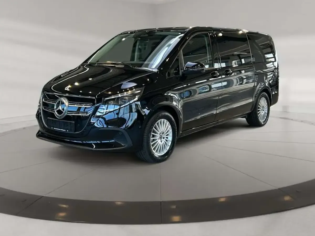 Gebraucht Mercedes EQV300 150 kW (204 PS) 2025 Obsidianschwarz metallic Van / Kleinbus