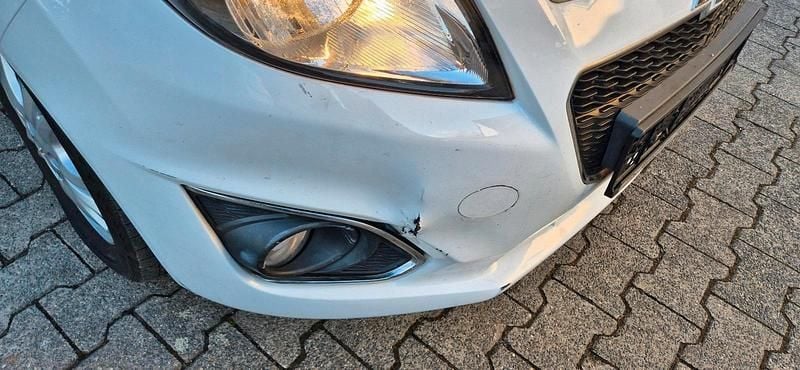 Gebraucht Chevrolet Spark LT 85 PS (62 kW) 2012 Weiß Kleinwagen