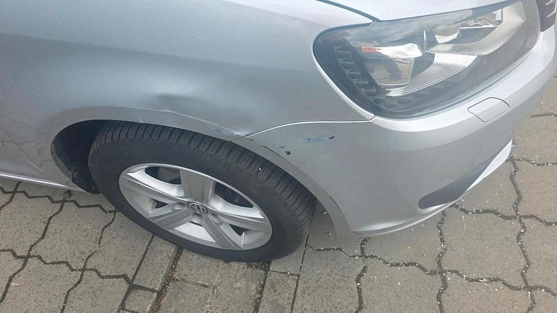 Gebraucht VW Touran 105 PS (77 kW) 2012 Silber Van / Kleinbus