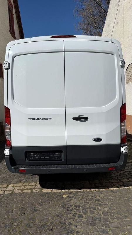 Second-hand Ford Transit 105 CP (77 kW) 2018 Alb Monovolum