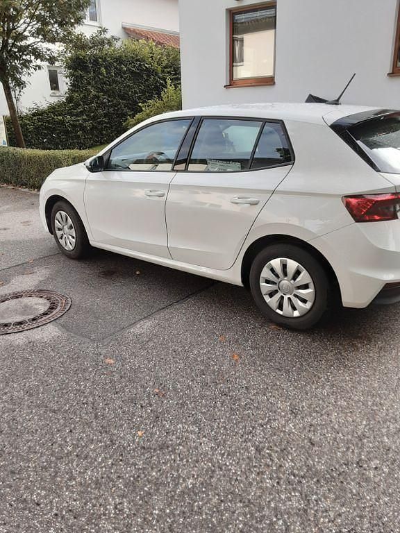 Gebraucht 2023 Skoda Fabia Ambition Kleinwagen | 16.800 € (Guter Preis) - Bild 1/4