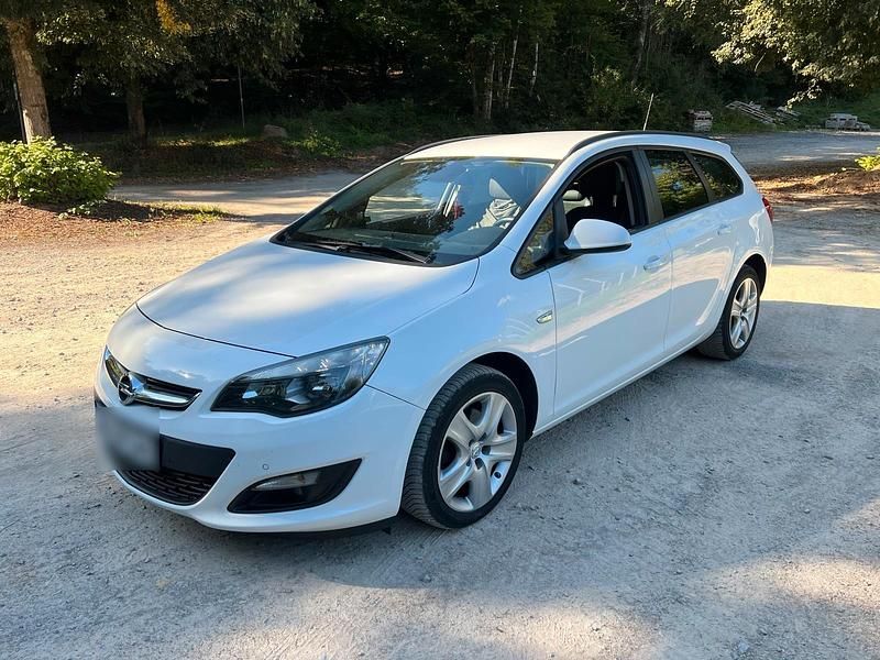 Gebraucht Opel Astra 110 PS (80 kW) 2015 Weiß Kombi