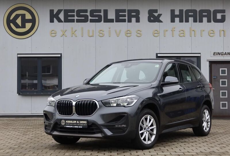 Grau Gebraucht 2021 BMW X1 Advantage SUV | 18.290 € (Fairer Preis) - Bild 1/4