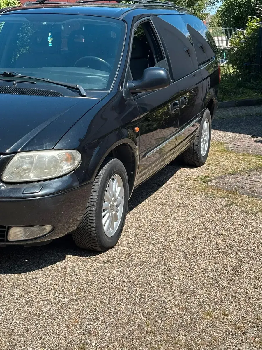 Gebraucht Chrysler Voyager 143 PS (105 kW) 2004 Schwarz Van / Kleinbus