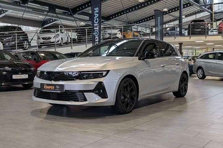 Gebraucht Opel Astra 131 PS (96 kW) 2024 Grau Limousine