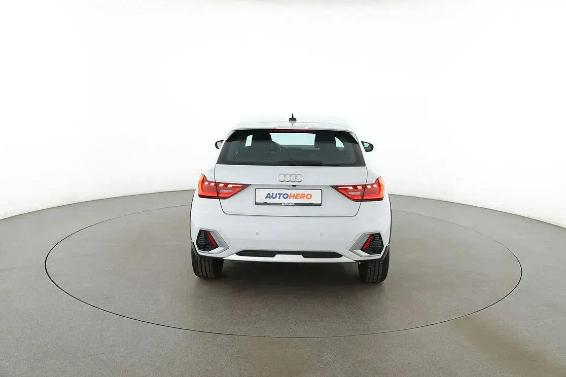 Gebraucht Audi A1 110 PS (80 kW) 2021 Weiß SUV