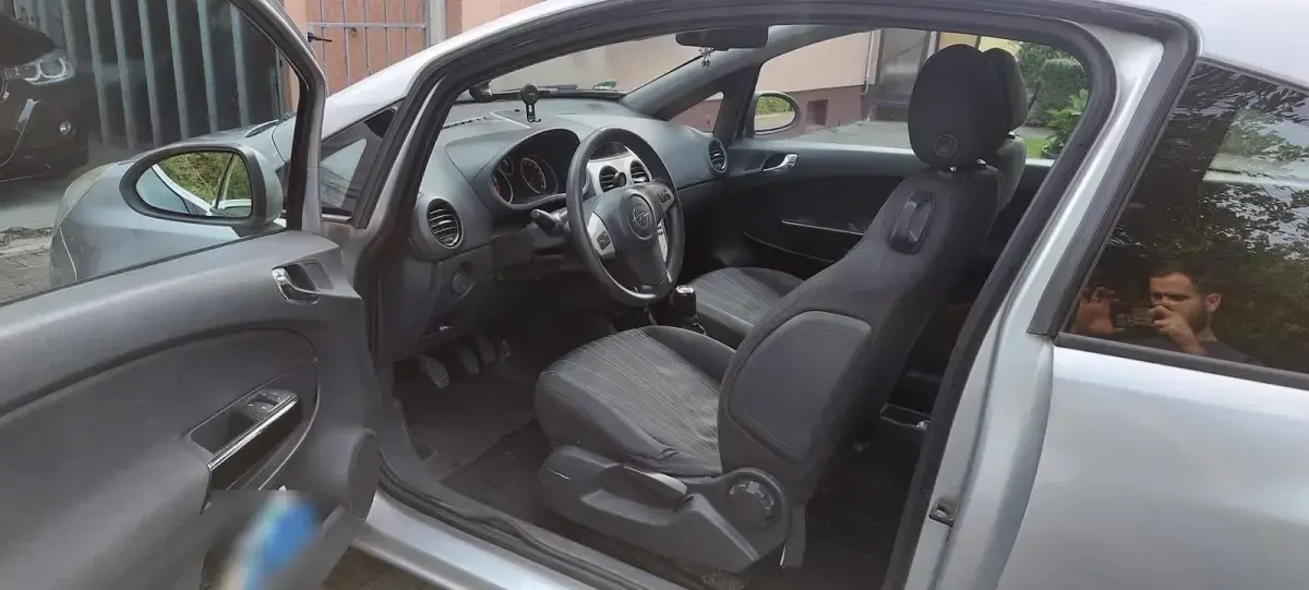 Gebraucht Opel Corsa 80 PS (58 kW) 2007 Silber Kleinwagen