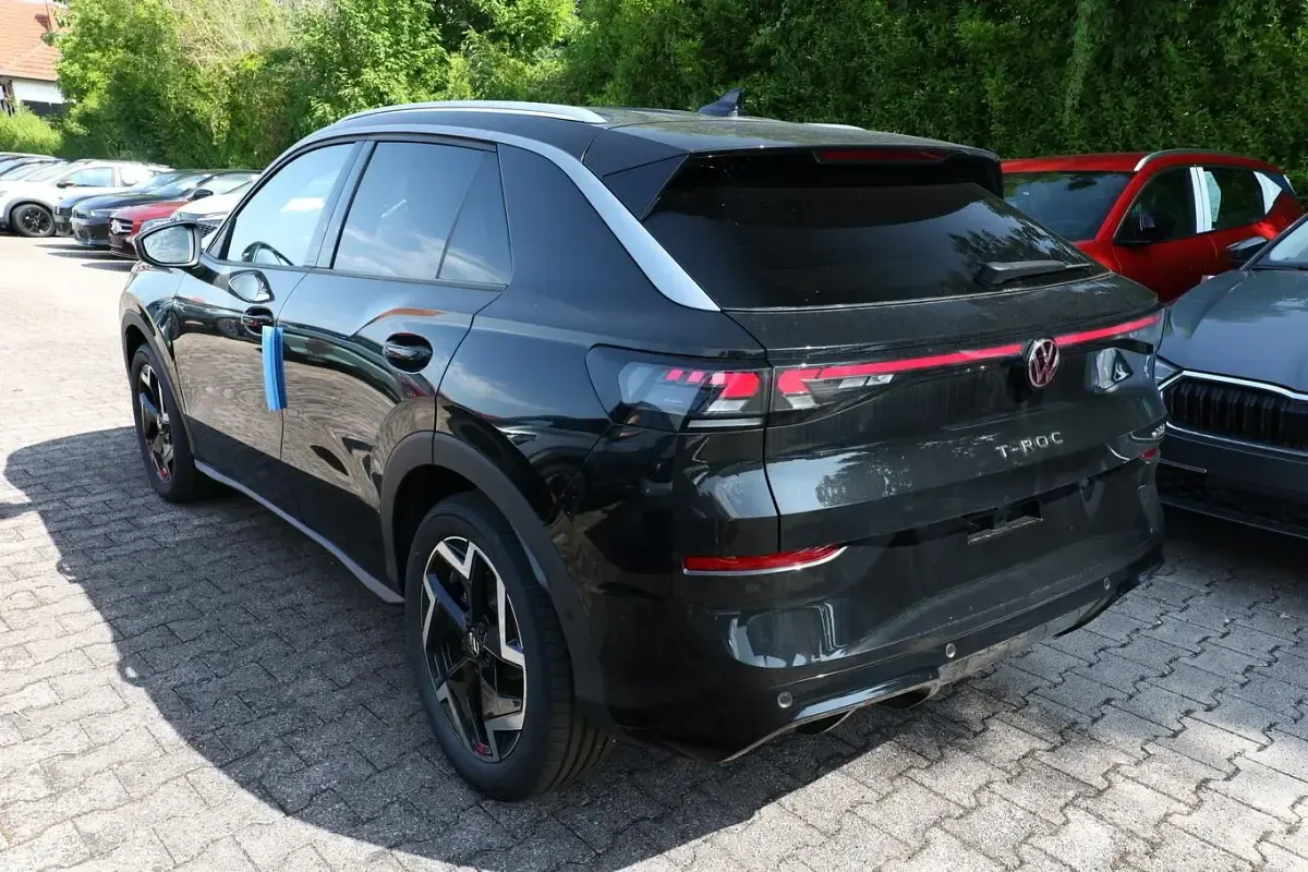 Neu VW T-Roc R-line 150 PS (110 kW) 2026 Wolf grey metallic SUV