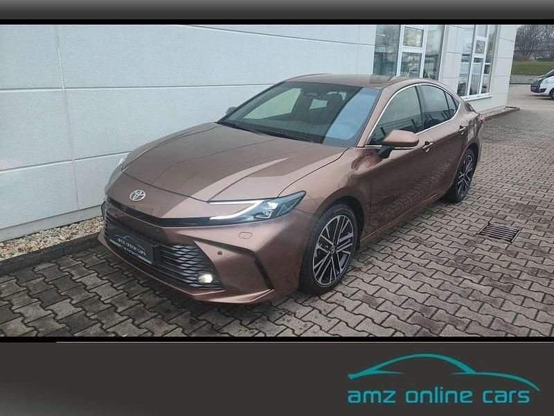 Farbe frei wählbar Neu 2025 Toyota Camry Limousine | 46.480 € - Bild 1/4