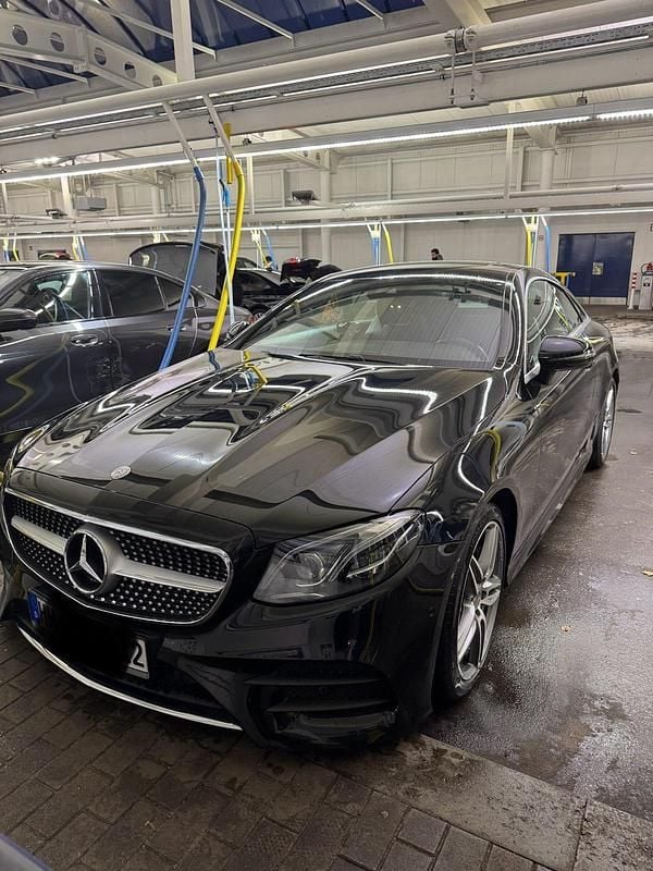Gebraucht Mercedes E200 AMG line 184 PS (135 kW) 2017 Schwarz Coupé