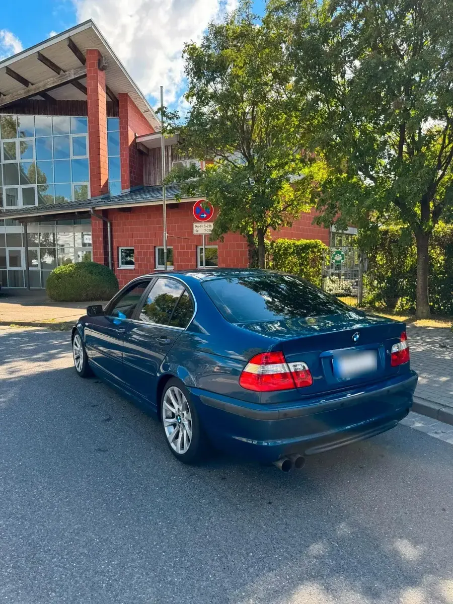 Gebraucht BMW 325 M Sport 192 PS (141 kW) 2002 Blau Limousine