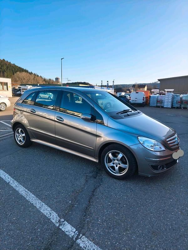 Gebraucht Mercedes B200 140 PS (102 kW) 2007 Van / Kleinbus