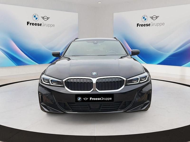 Gebraucht BMW 320e Shadowline 204 PS (150 kW) 2022 Schwarz Kombi