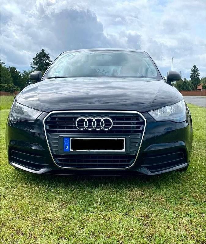 Schwarz Gebraucht 2012 Audi A1 Attraction Kleinwagen | 5.800 € (Guter Preis) - Bild 1/4