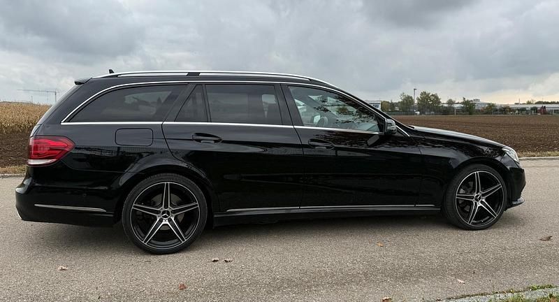 Gebraucht Mercedes E220 Avantgarde 170 PS (125 kW) 2014 Schwarz Kombi