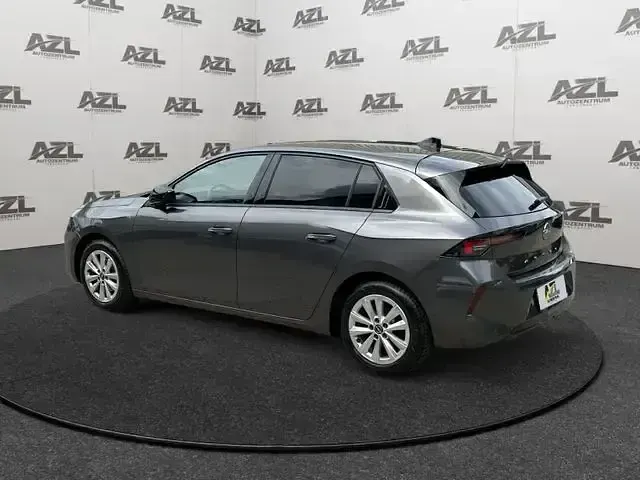 Używany Opel Astra Elegance 131 KM (96 kW) 2023 Szary Sedan/Limuzyna