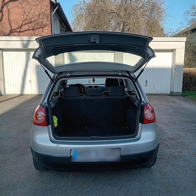 Gebraucht VW Golf V 135 PS (99 kW) 2005 Silber Kleinwagen