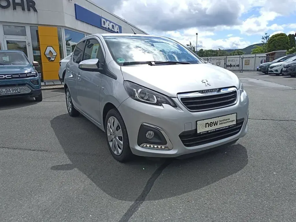 Gebraucht Peugeot 108 Style 72 PS (52 kW) 2021 Silber Limousine