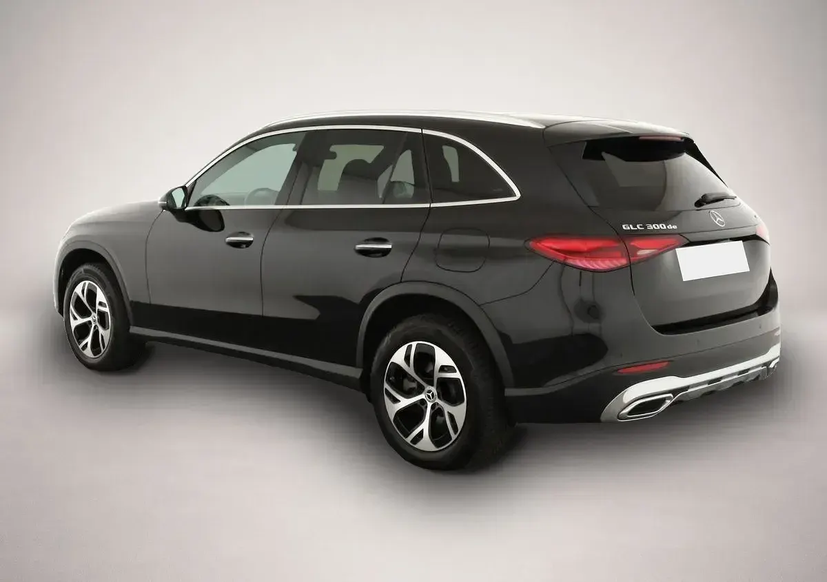 Gebraucht Mercedes GLC300e Avantgarde 333 PS (244 kW) 2024 Schwarz SUV