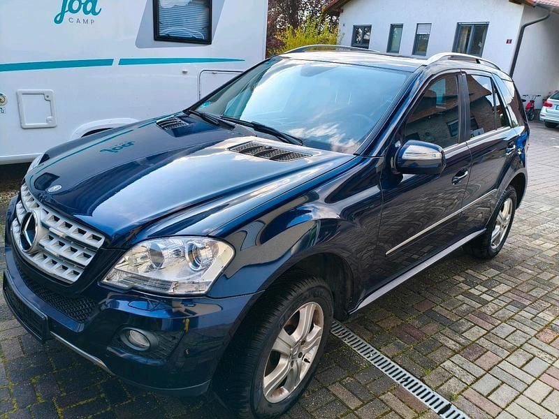 Gebraucht Mercedes ML350 272 PS (200 kW) 2008 Blau SUV