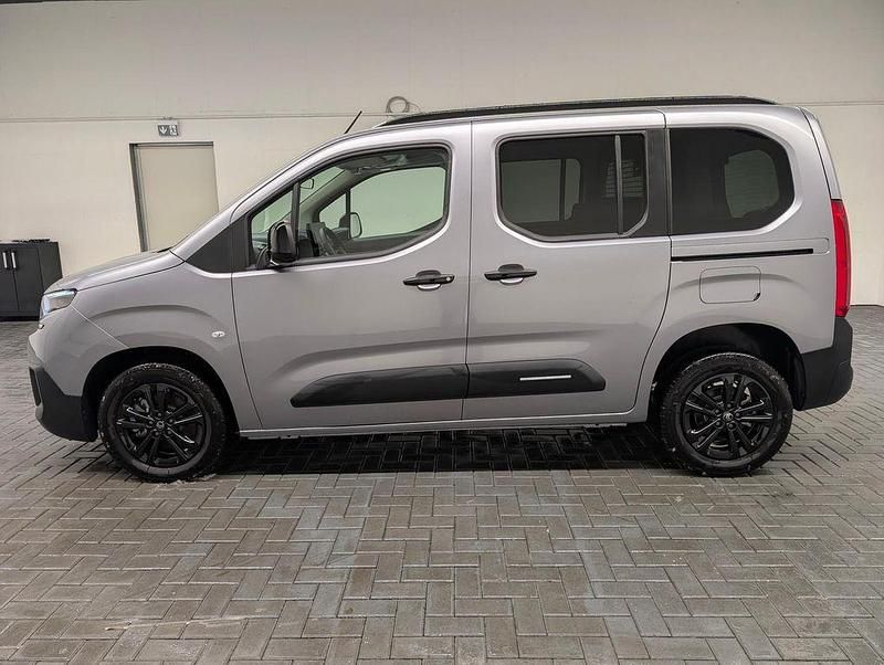 Neu Citroën Berlingo 131 PS (96 kW) 2025 Stahlgraumet. Van / Kleinbus