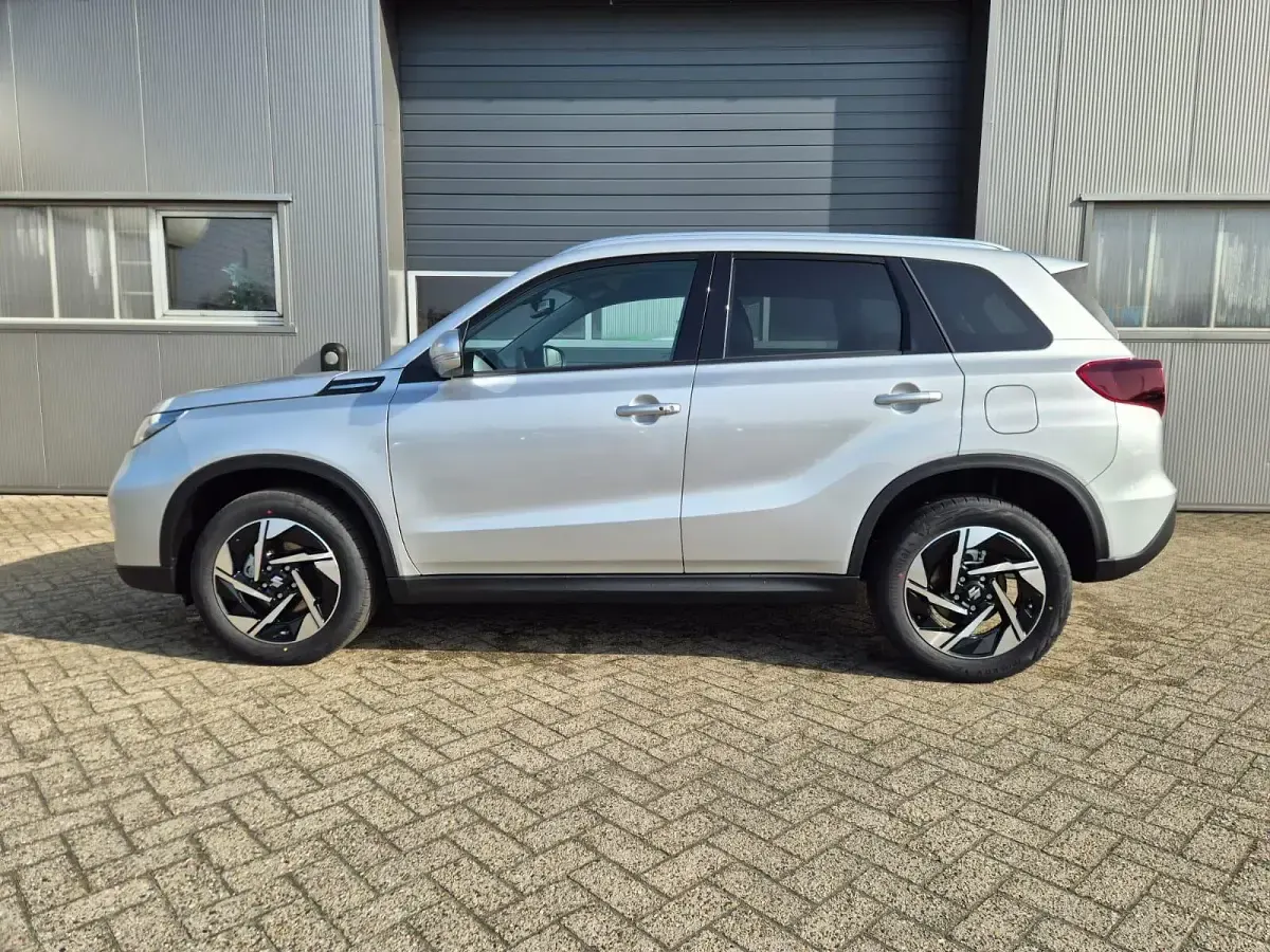 Neu Suzuki Vitara Comfort+ 110 PS (80 kW) 2026 Silky silver metallic SUV