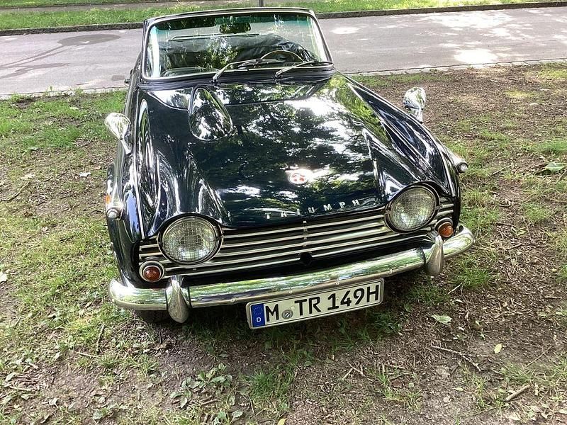 Blau Gebraucht 1965 Triumph TR4 Cabrio | 35.000 € - Bild 1/4