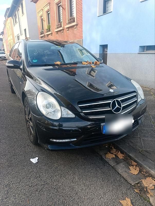 Schwarz Gebraucht 2011 Mercedes R350 Edition Van / Kleinbus | 8.000 € (Fairer Preis) - Bild 1/4