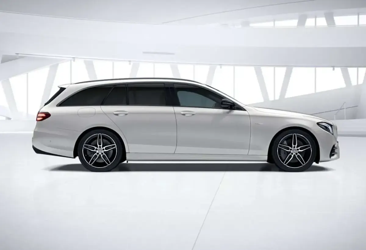 Gebraucht Mercedes E43 AMG AMG 401 PS (294 kW) 2018 Manufaktur diamantweiß bright Limousine
