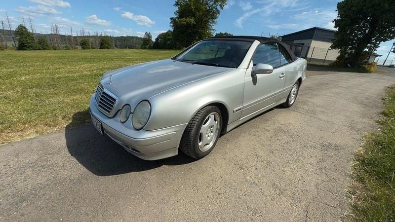 Silber Gebraucht 2000 Mercedes CLK230 Avantgarde Cabrio | 4.499 € (Superpreis) - Bild 1/4