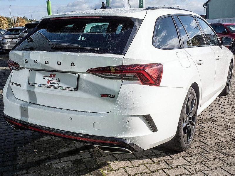 Gebraucht Skoda Octavia RS 245 PS (180 kW) 2024 Weiss / candy weiss Kombi